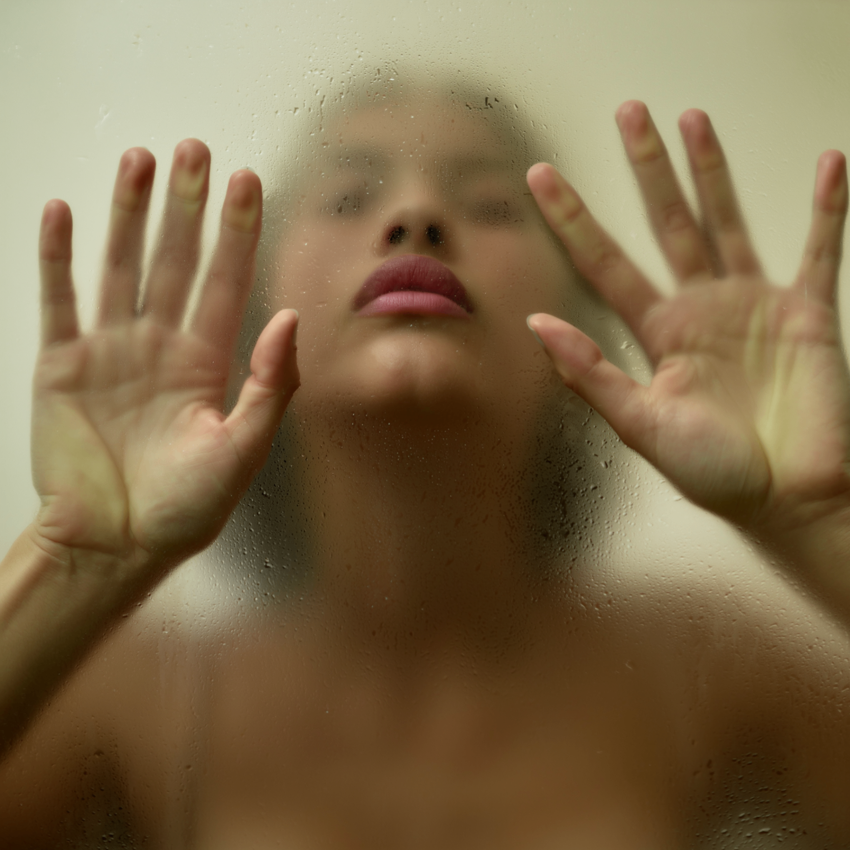 Wild, foggy glass